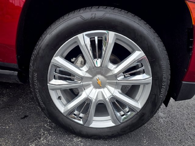 Used 2024 Chevrolet Suburban High Country AWD/4WD image 11