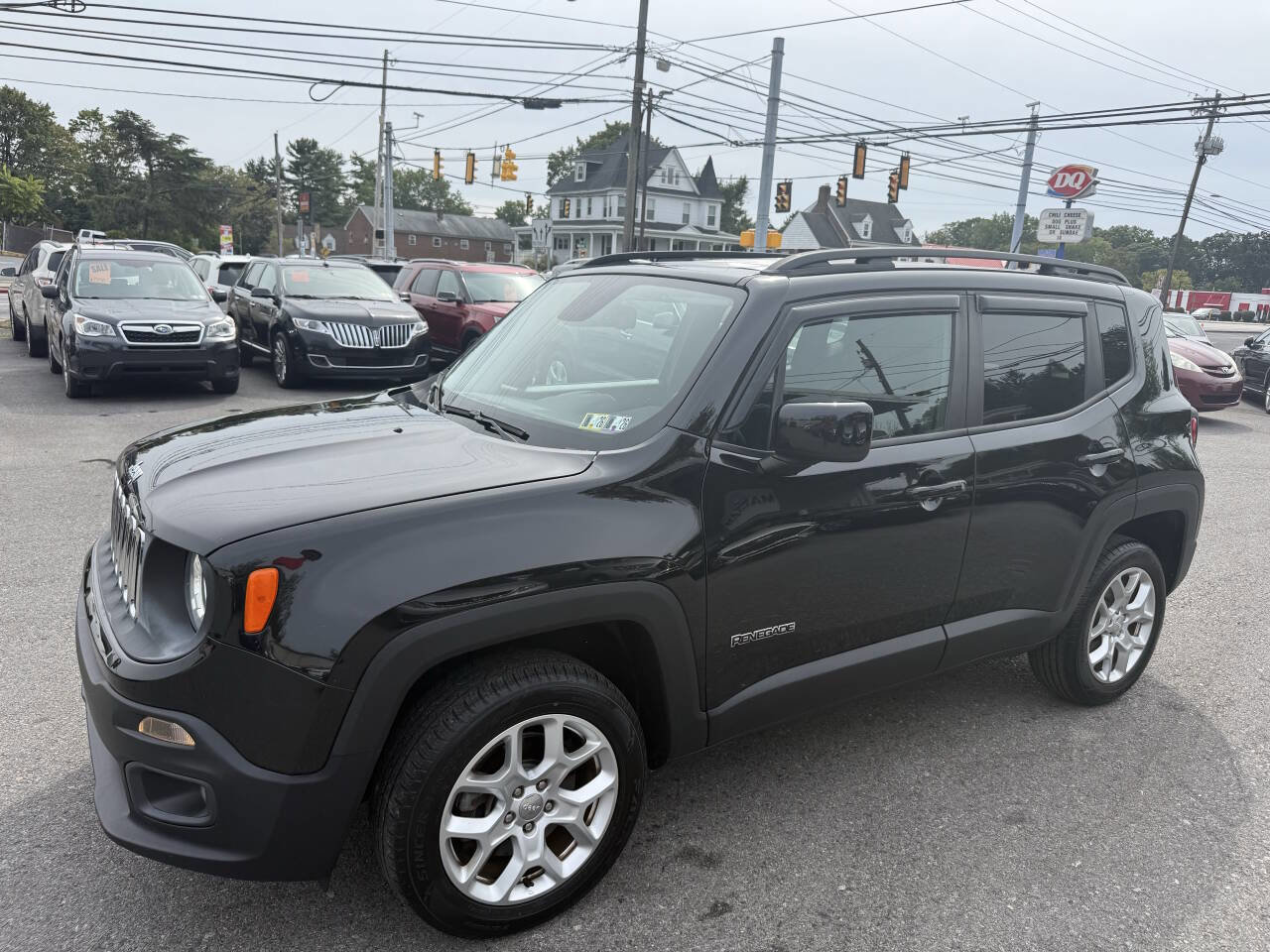 Used 2016 Jeep Renegade Latitude w/ Popular Equipment Group image 1