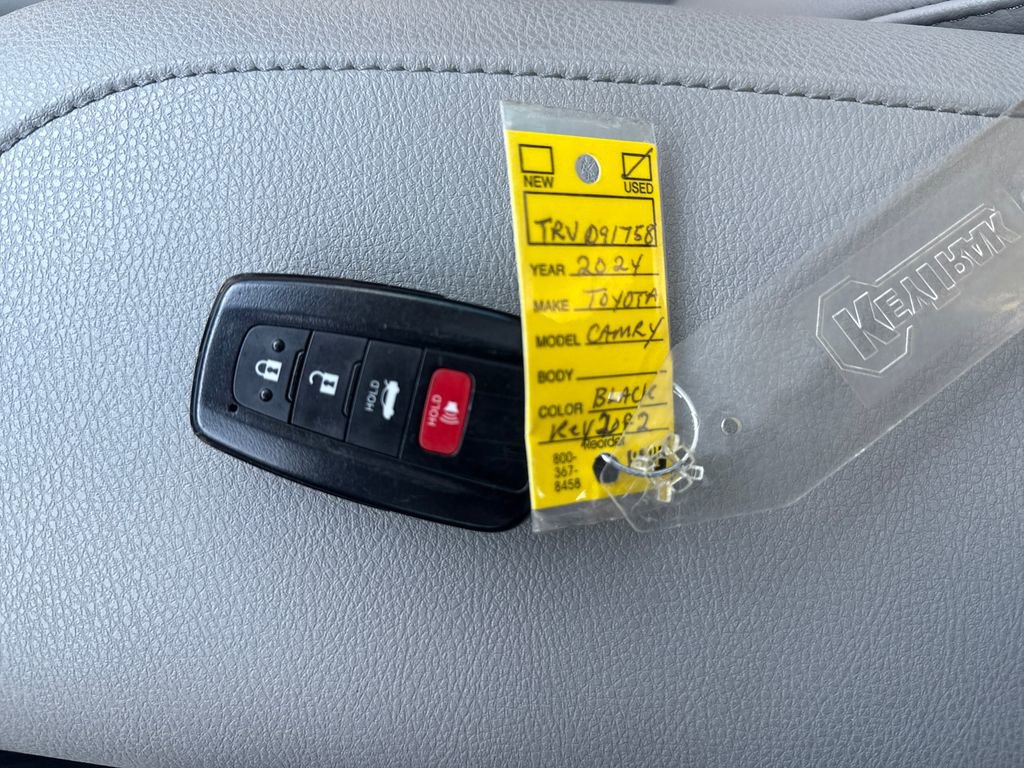 Used 2024 Toyota Camry XSE w/ Navigation Package image 35