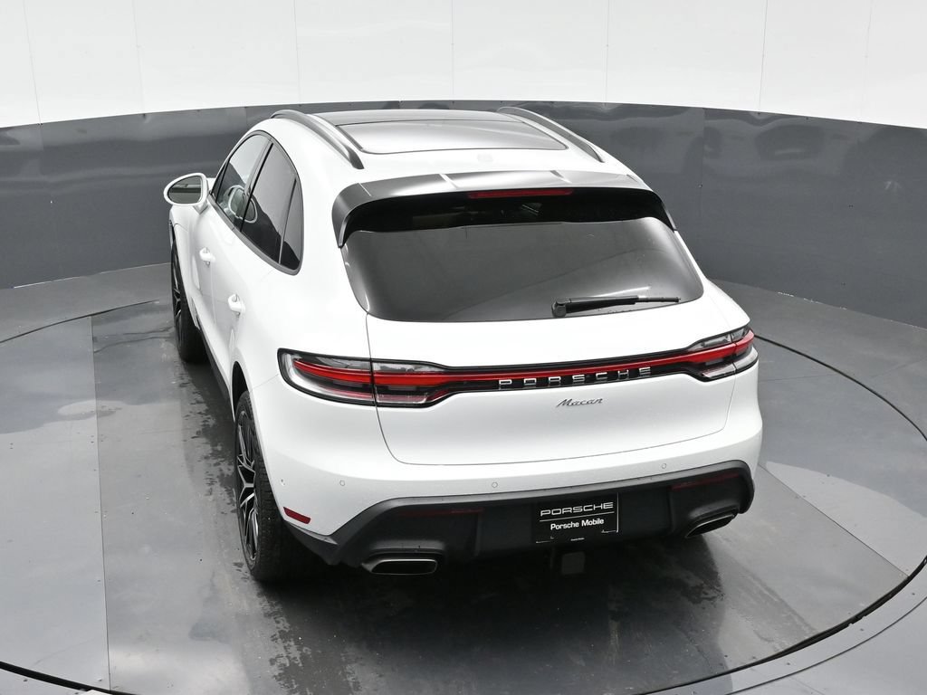 Certified 2026 Porsche Macan AWD/4WD image 28