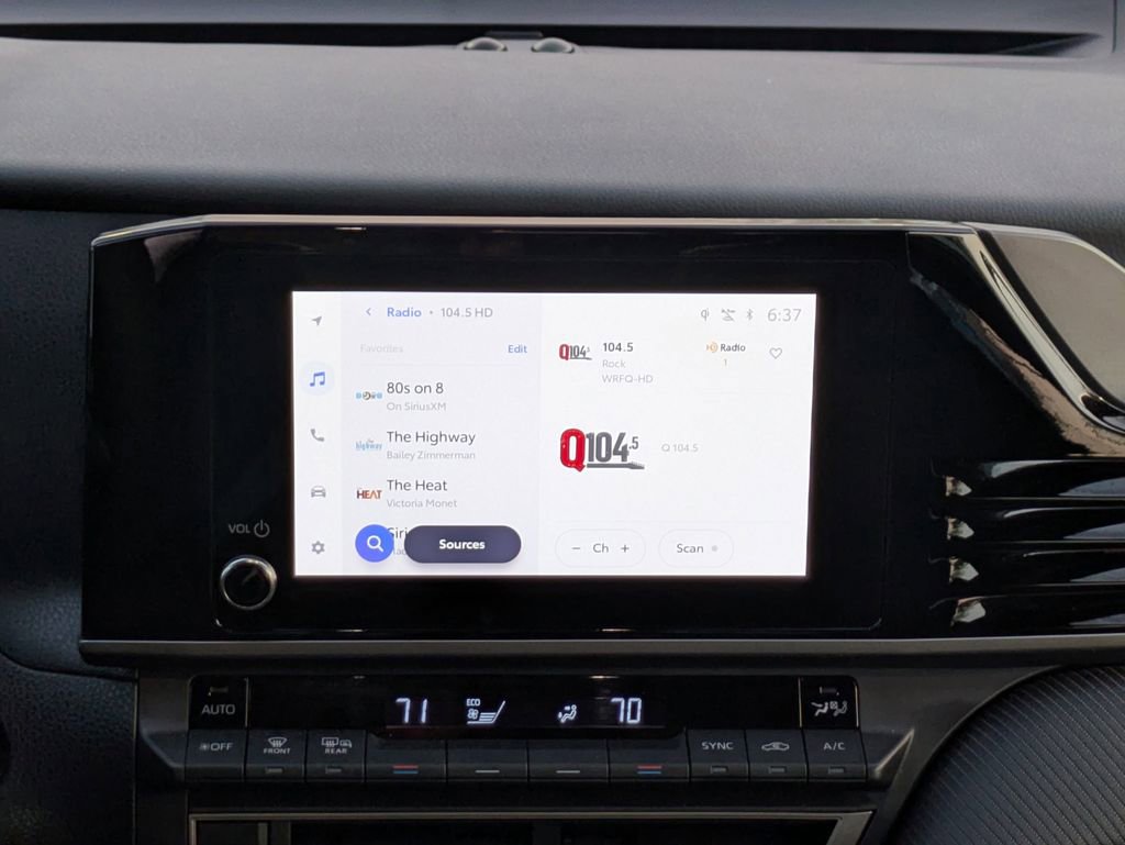 Certified 2025 Toyota Camry SE w/ Convenience Package image 18