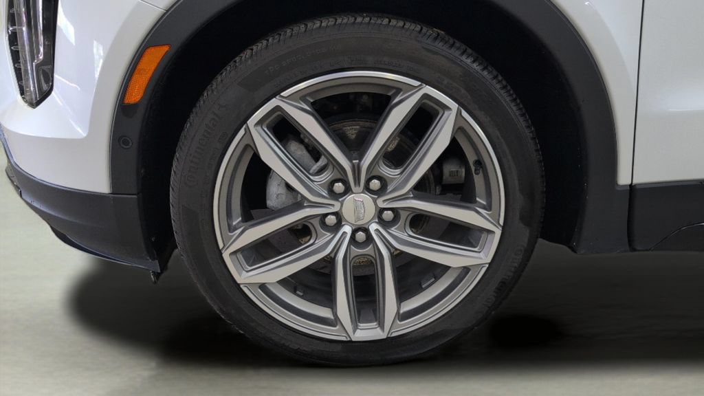 Used 2022 Cadillac XT4 Sport w/ Sun And Sound Package AWD/4WD image 30