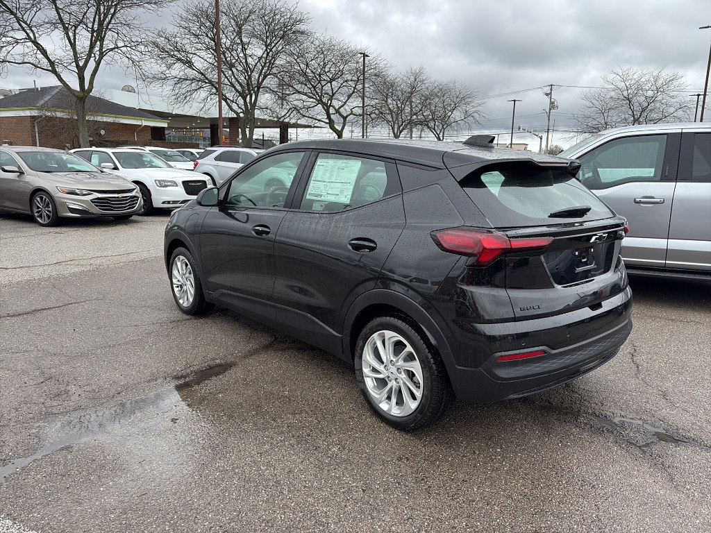 New 2027 Chevrolet Bolt LT w/ Comfort Package FWD image 3