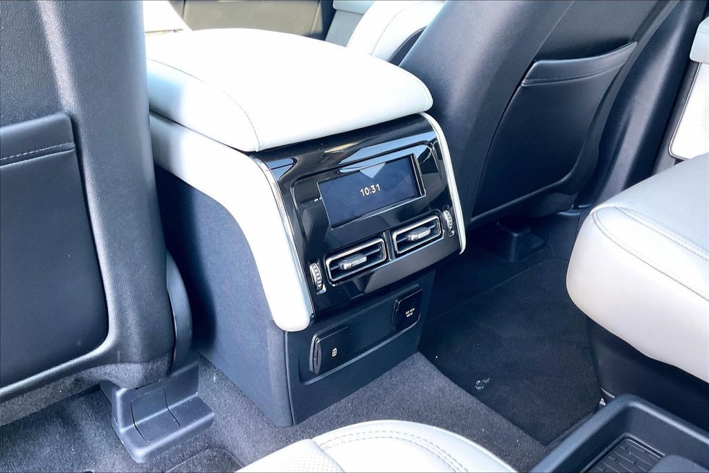 Used 2026 Lincoln Aviator Reserve w/ Luxury Package AWD/4WD image 12