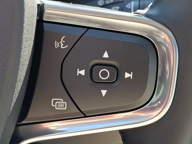 Certified 2024 Volvo XC40 B5 Ultimate w/ Protection Package Premier AWD/4WD image 24