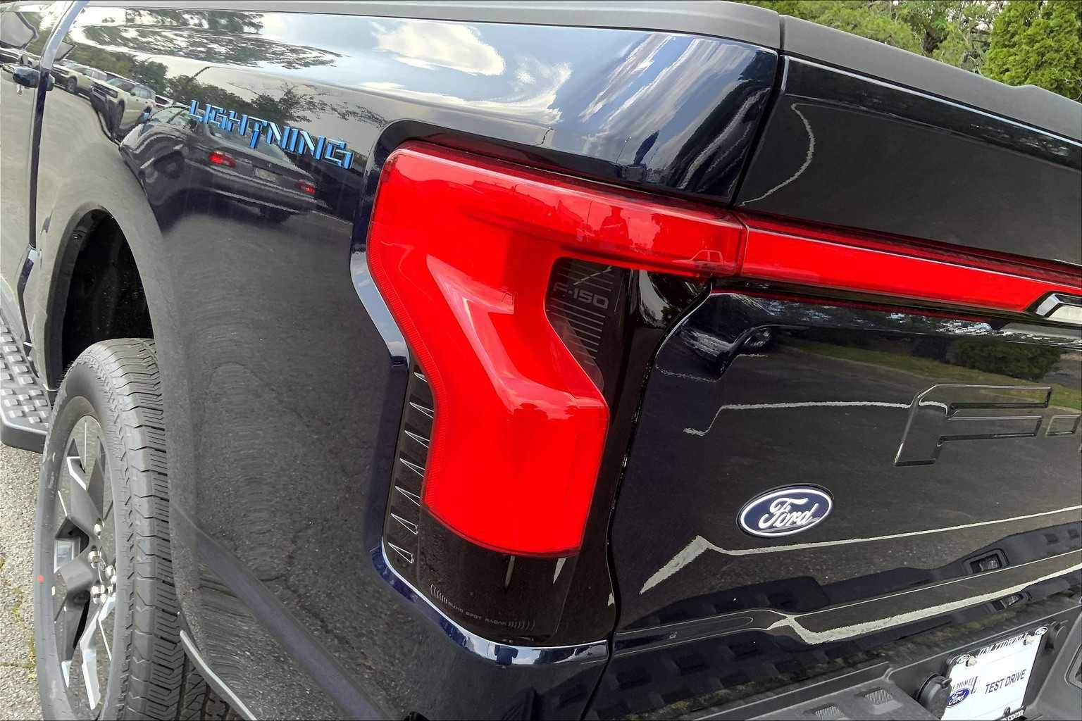 New 2025 Ford F150 Lightning Lariat image 14