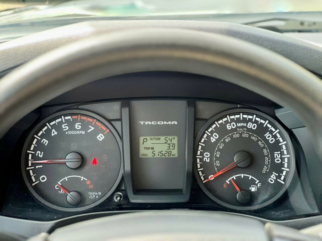 Used 2016 Toyota Tacoma SR image 15