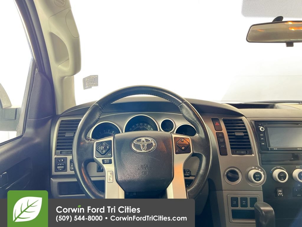 Used 2017 Toyota Sequoia SR5 AWD/4WD image 27