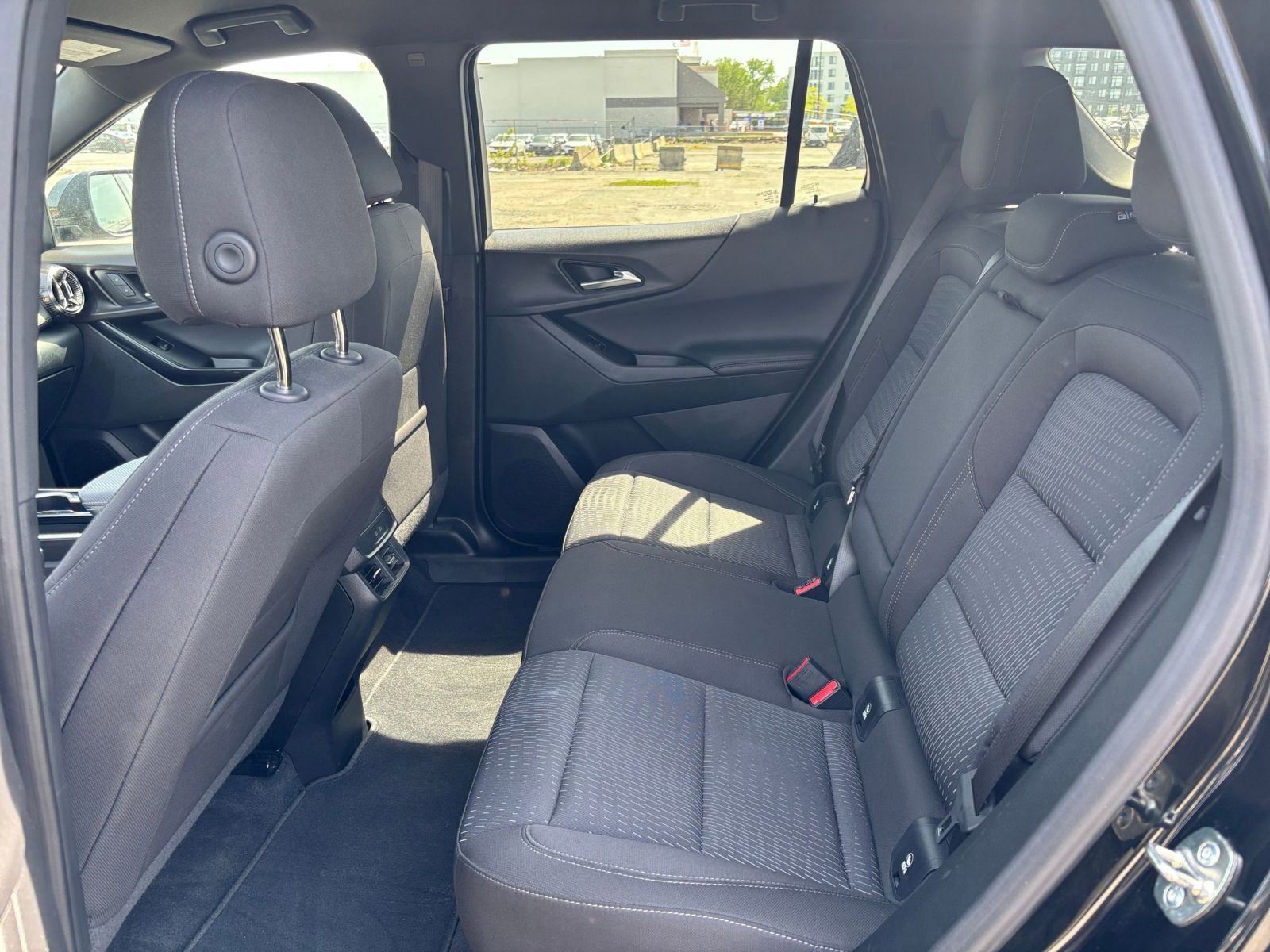 Used 2025 Chevrolet Equinox LT FWD image 25