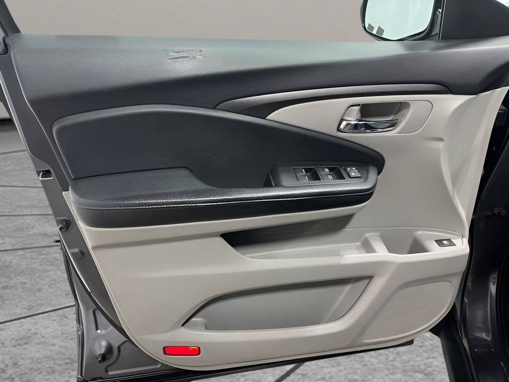 Used 2019 Honda Ridgeline RTL-T image 10