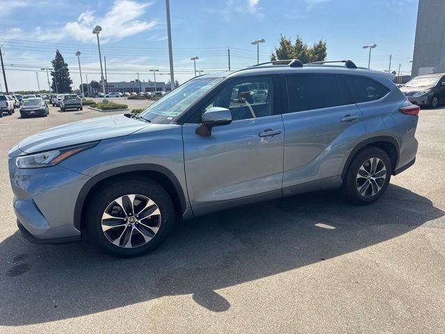 Used 2020 Toyota Highlander XLE