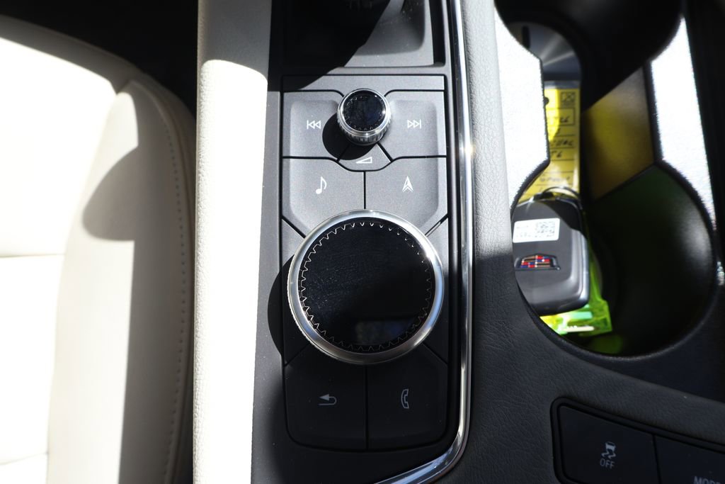 Used 2025 Cadillac XT6 Premium Luxury w/ Technology Package image 25