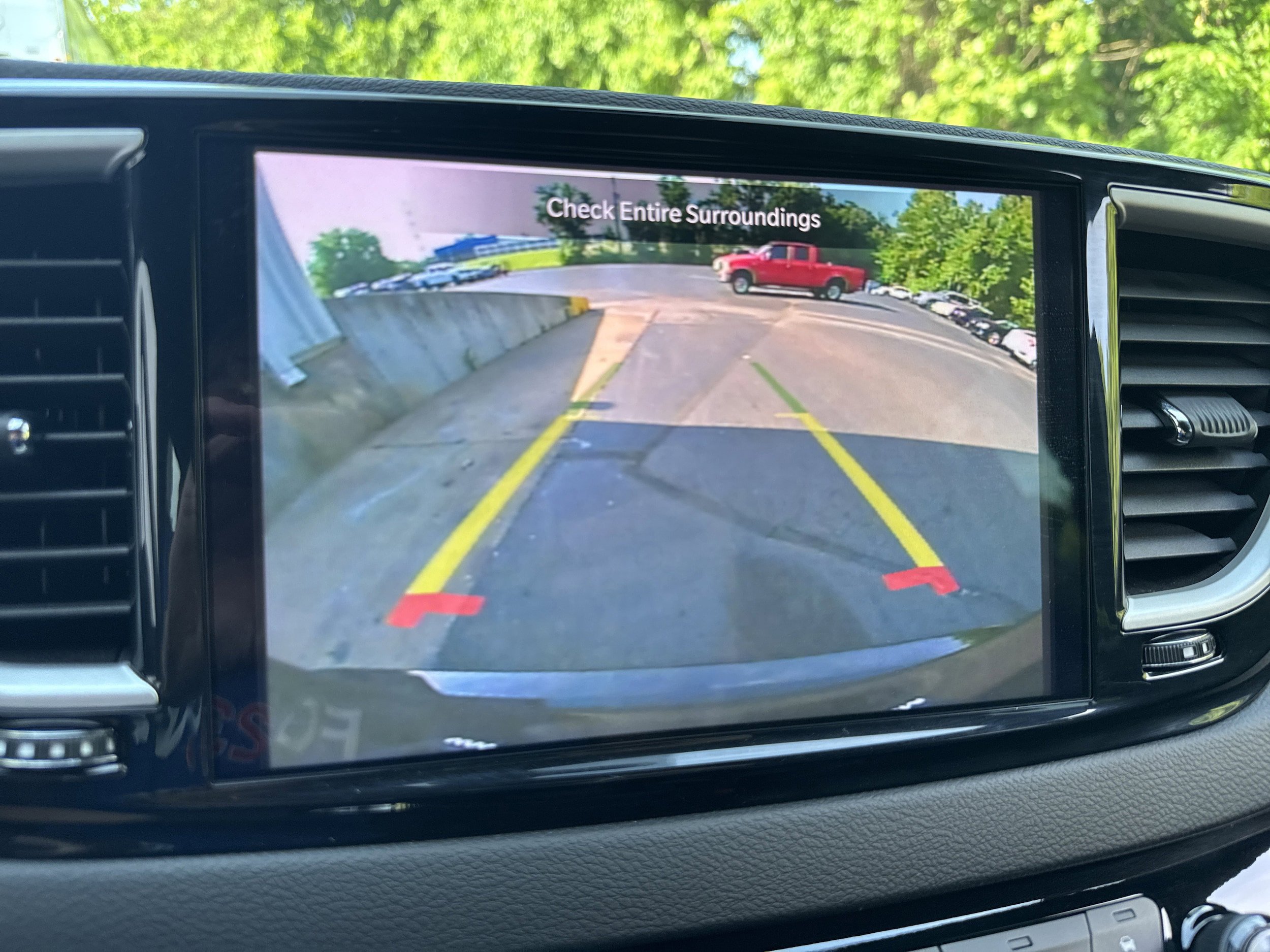 Used 2025 Chrysler Pacifica Select FWD image 18