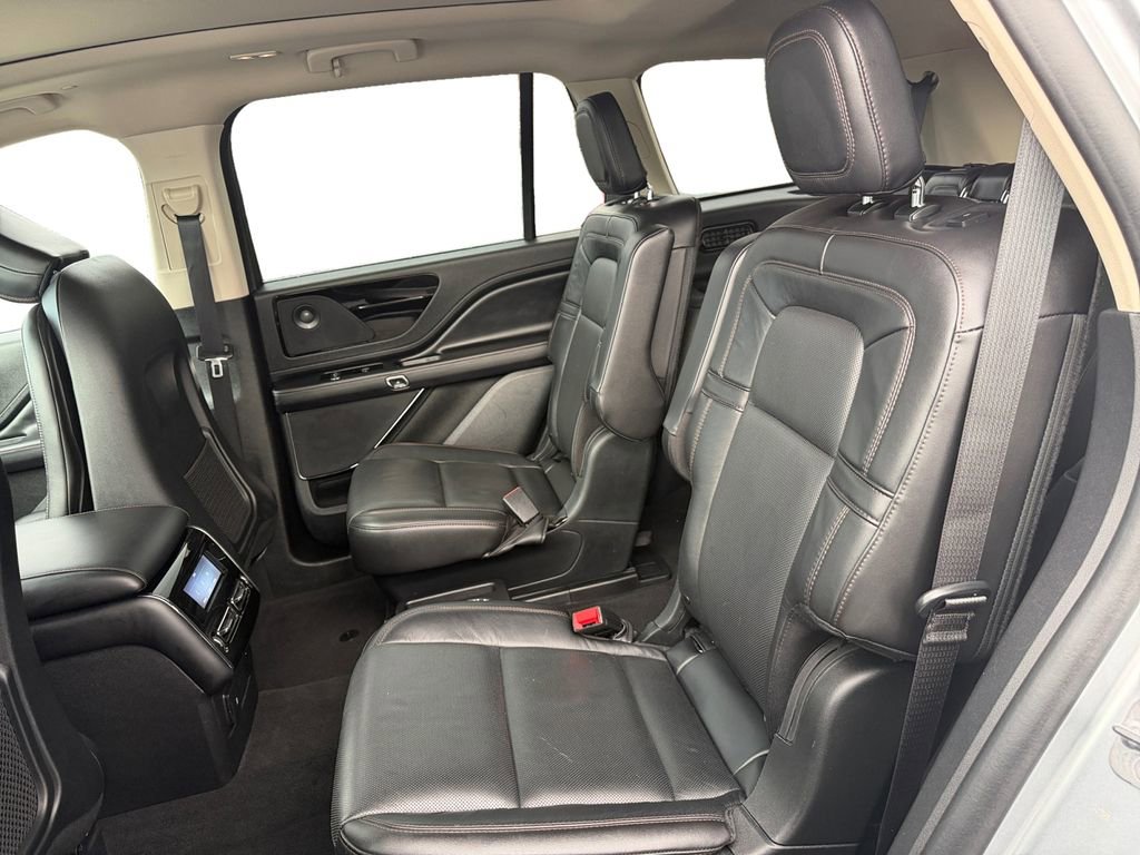 Used 2023 Lincoln Aviator Reserve image 13