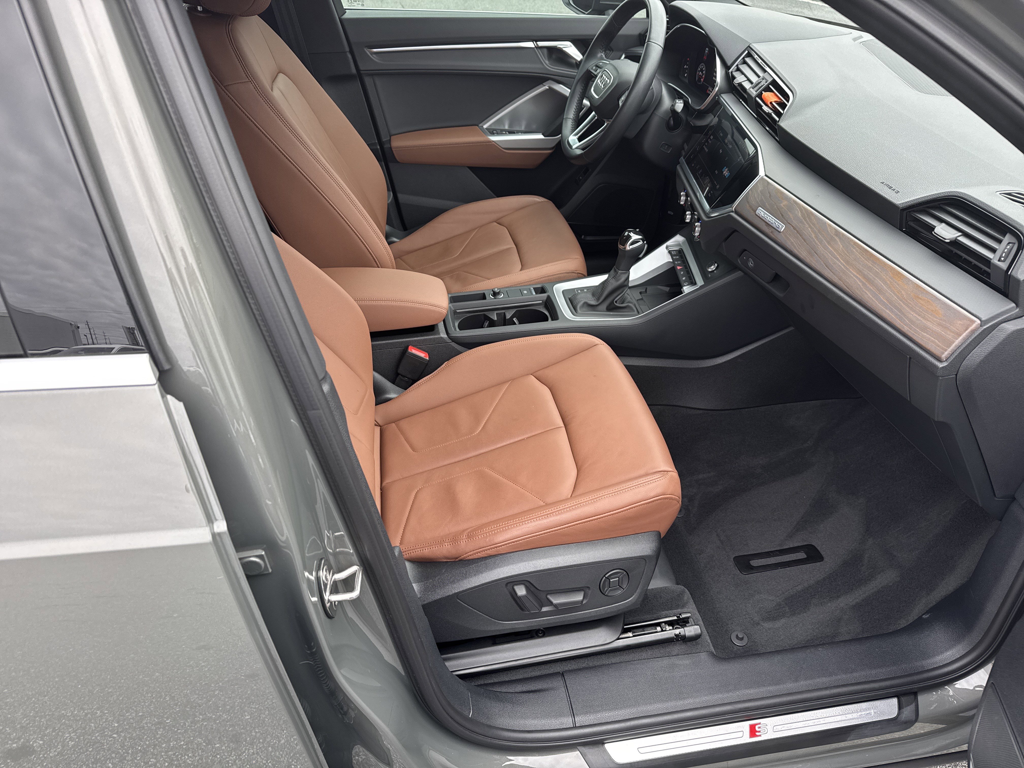 Used 2020 Audi Q3 2.0T Prestige image 17