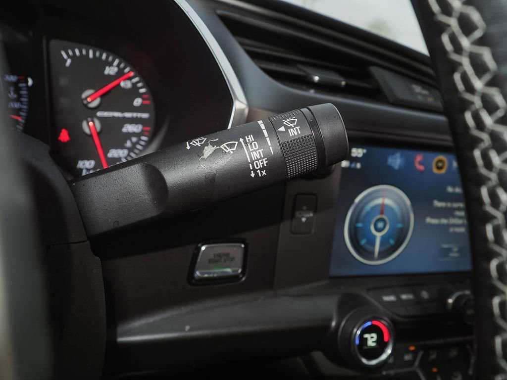 Used 2018 Chevrolet Corvette Stingray Coupe image 31