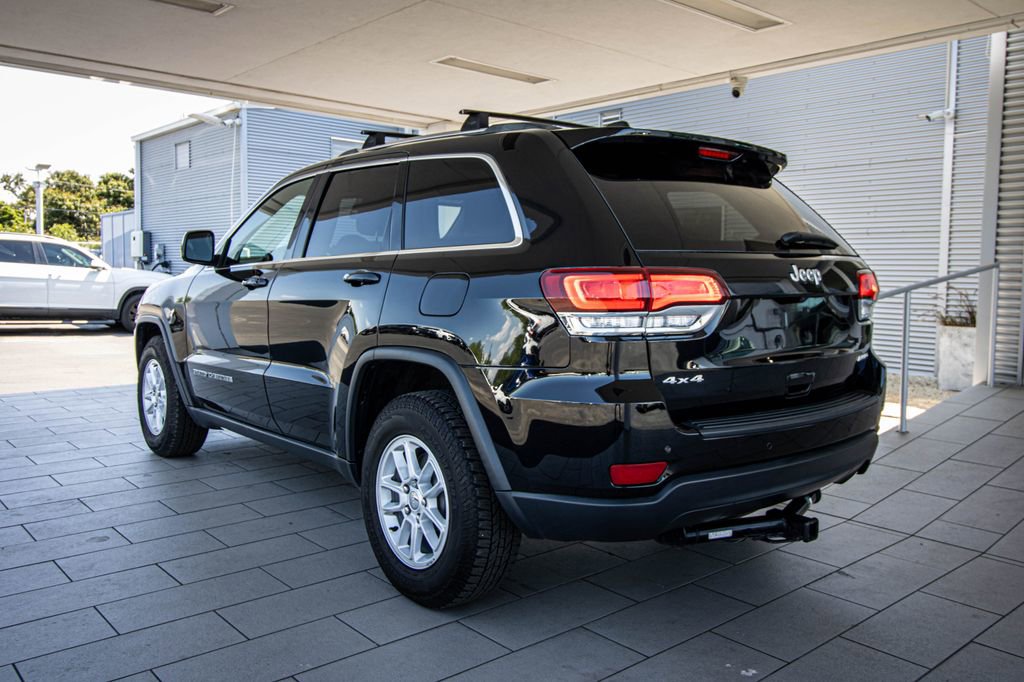 Used 2020 Jeep Grand Cherokee Laredo w/ Security & Convenience Group image 12