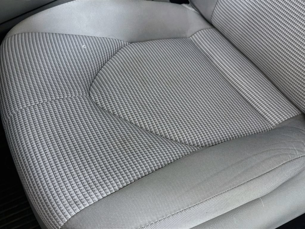 Used 2023 Toyota Highlander LE FWD image 19