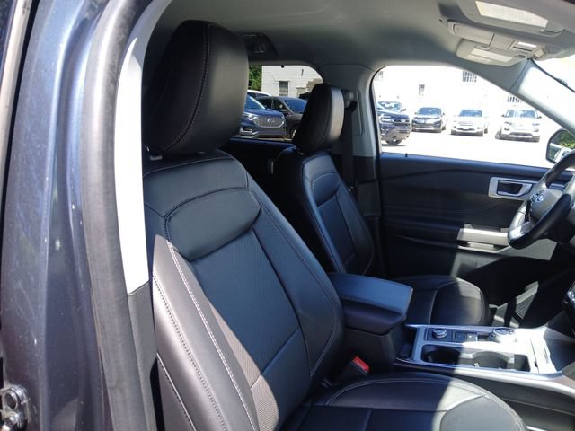 Certified 2023 Ford Explorer Limited w/ Equipment Group 301A AWD/4WD image 50
