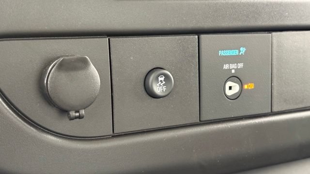 New 2026 Chevrolet Express 2500 w/ Driver Convenience Package RWD image 32
