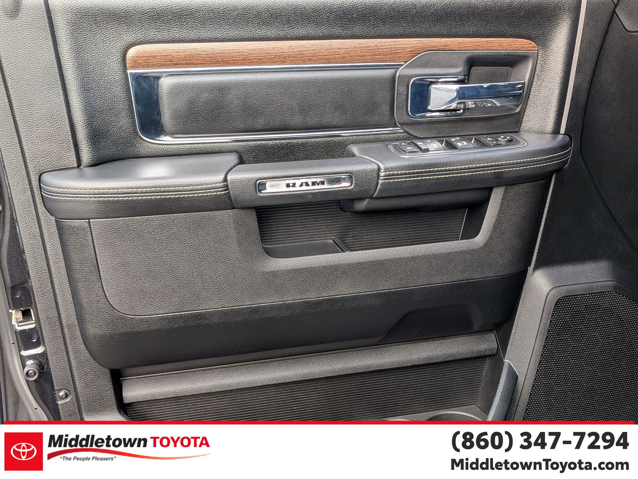 Used 2017 RAM 1500 Laramie w/ Convenience Group image 10