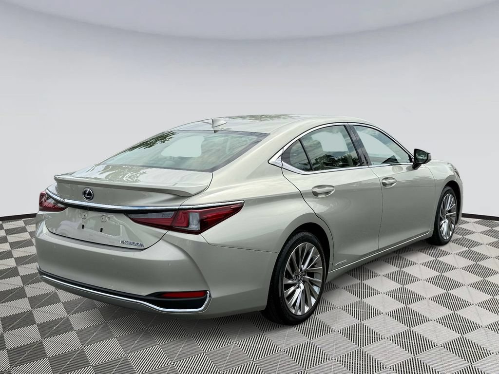 Used 2019 Lexus ES 300h FWD image 2