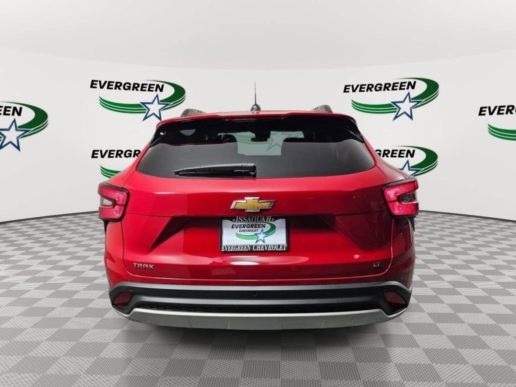 New 2026 Chevrolet Trax LT w/ Driver Confidence Package FWD image 4