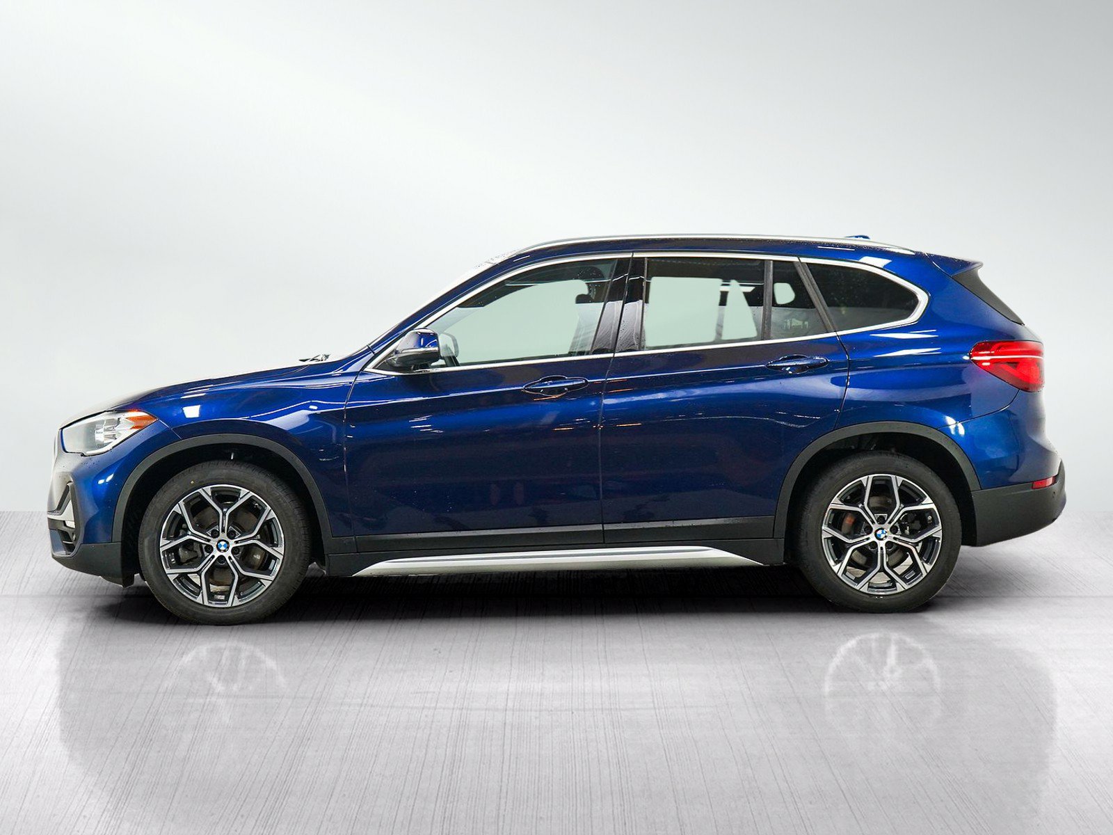 Used 2020 BMW X1 xDrive28i w/ Convenience Package AWD/4WD image 2
