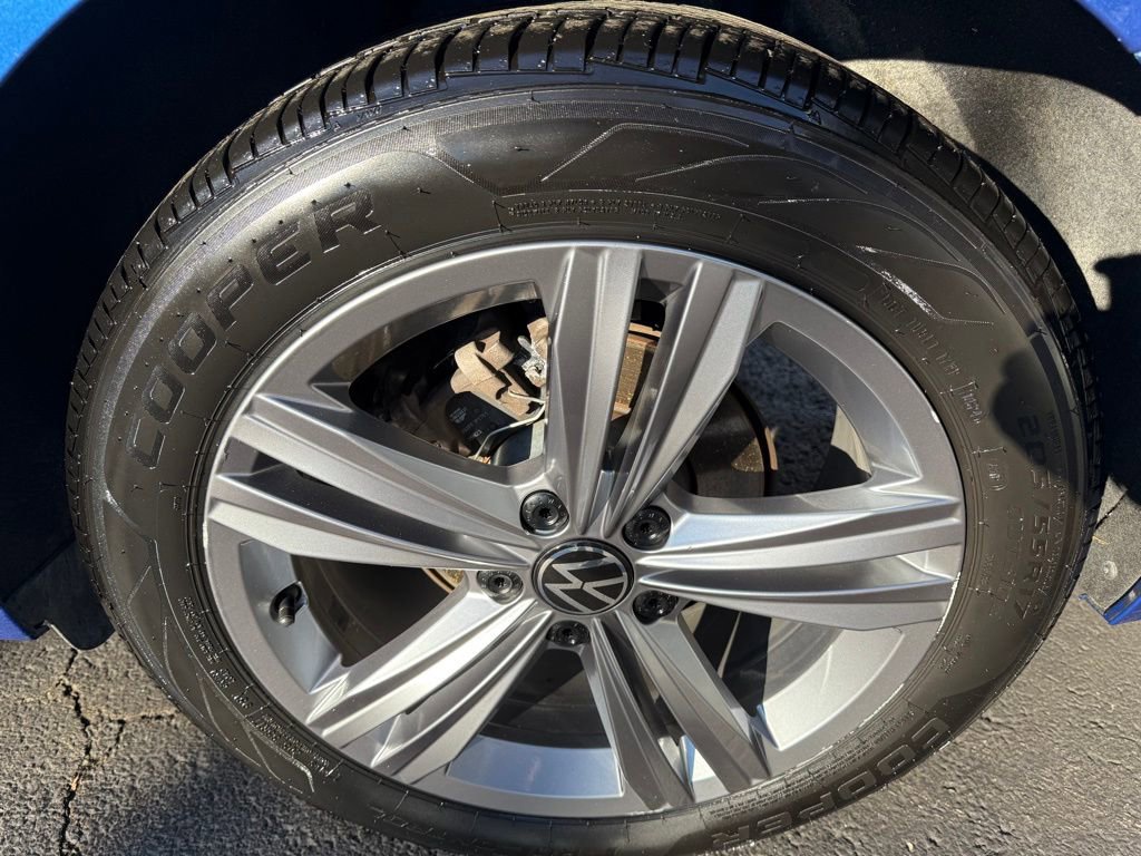 Used 2024 Volkswagen Jetta SE image 17