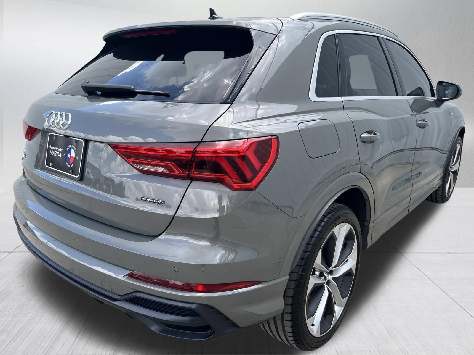 Used 2020 Audi Q3 2.0T Prestige w/ Prestige Package AWD/4WD image 9