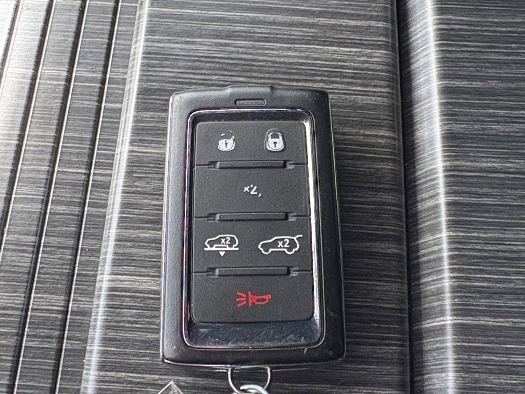 Certified 2024 Jeep Wagoneer L Series III w/ Flexible Seating Group image 27