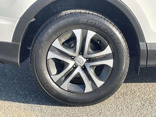 Used 2017 Toyota RAV4 LE image 8