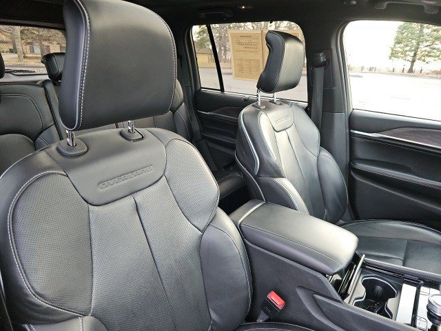 Used 2023 Jeep Grand Cherokee Overland w/ Luxury Tech Group IV image 12