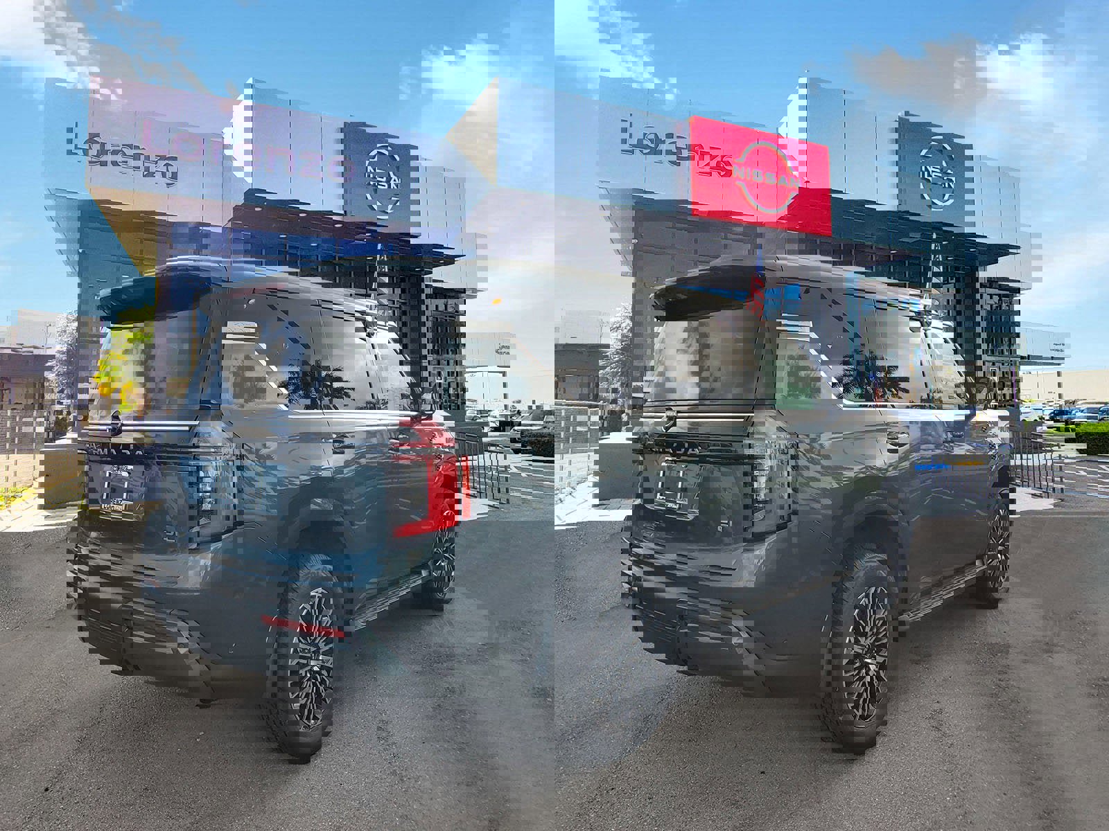 New 2025 Nissan Armada SL w/ Captain's Chari Seat Package image 4