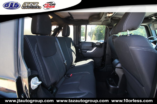 Used 2015 Jeep Wrangler Unlimited Sahara AWD/4WD image 16