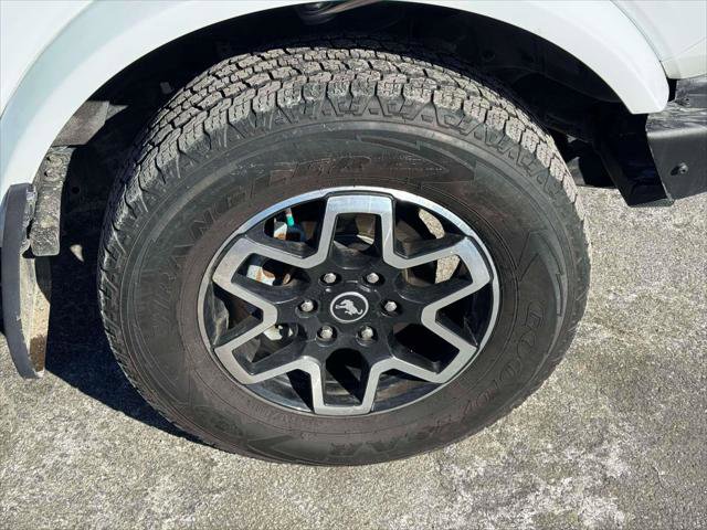 Used 2022 Ford Bronco Outer Banks image 9