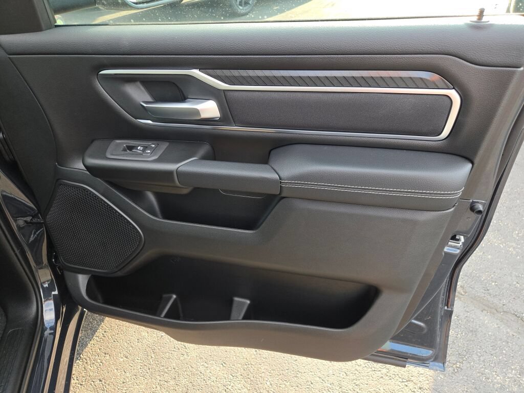 New 2027 RAM 1500 4x4 Crew Cab image 5
