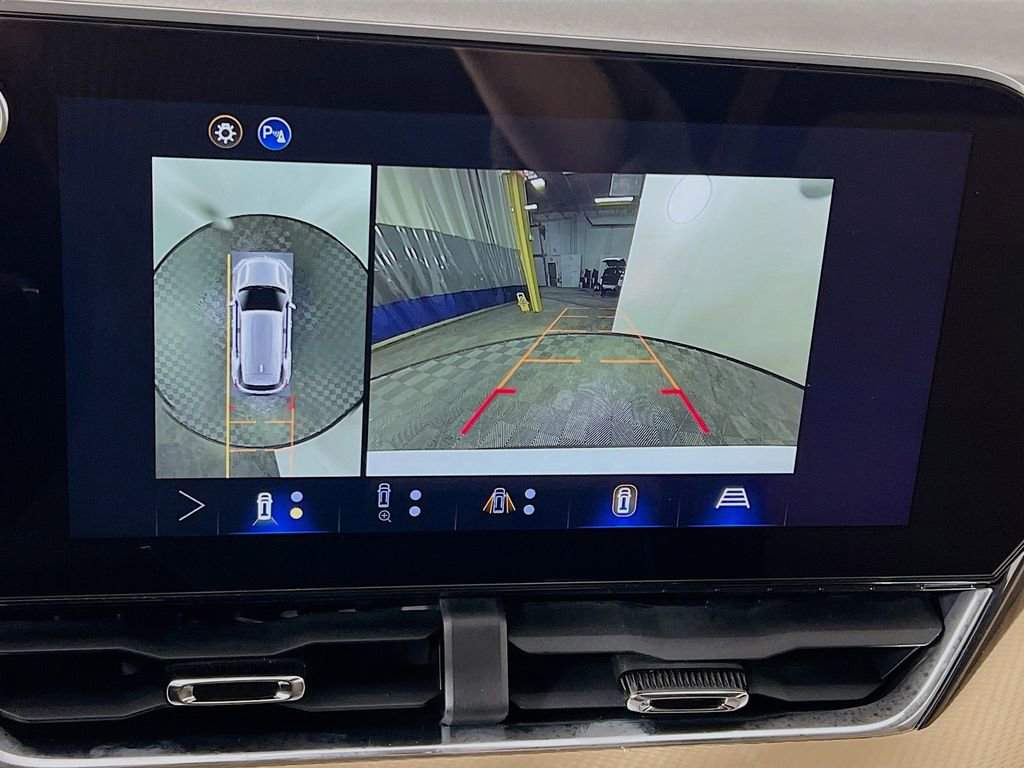 New 2026 Chevrolet Equinox ACTIV w/ Safety and Technology Package image 13