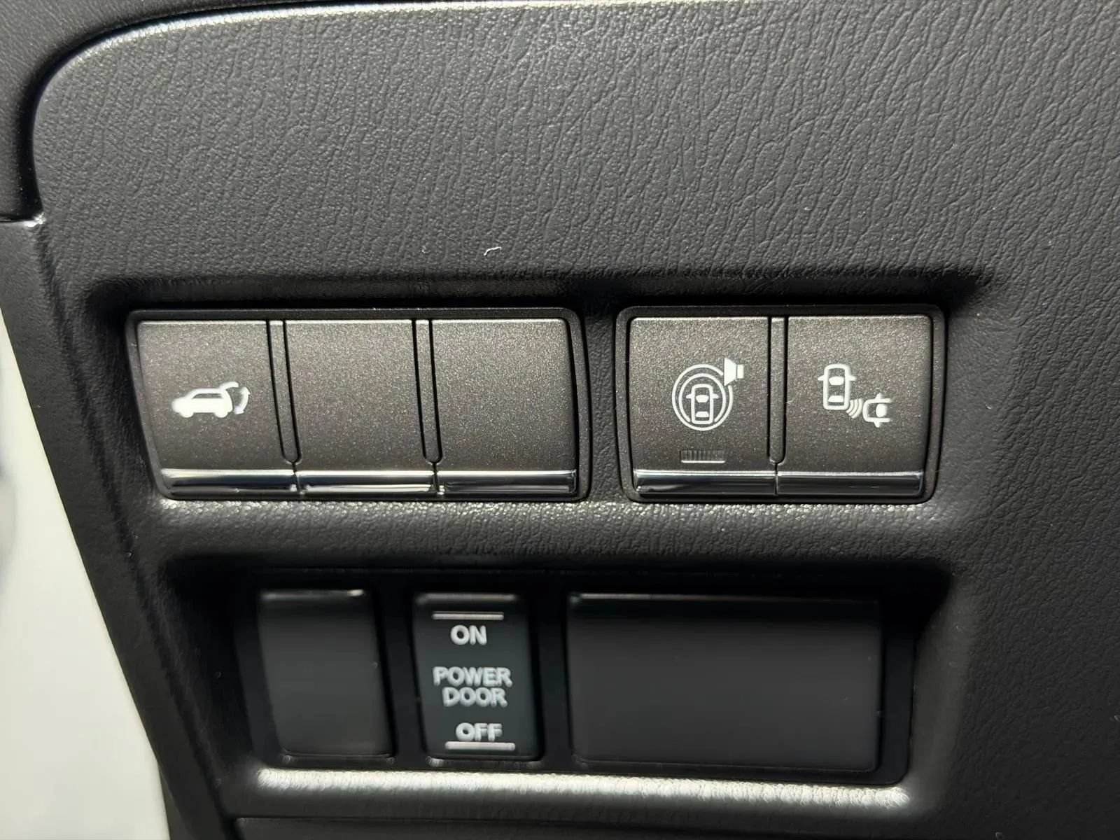 Used 2015 INFINITI QX80 2WD w/ Deluxe Technology Package image 35