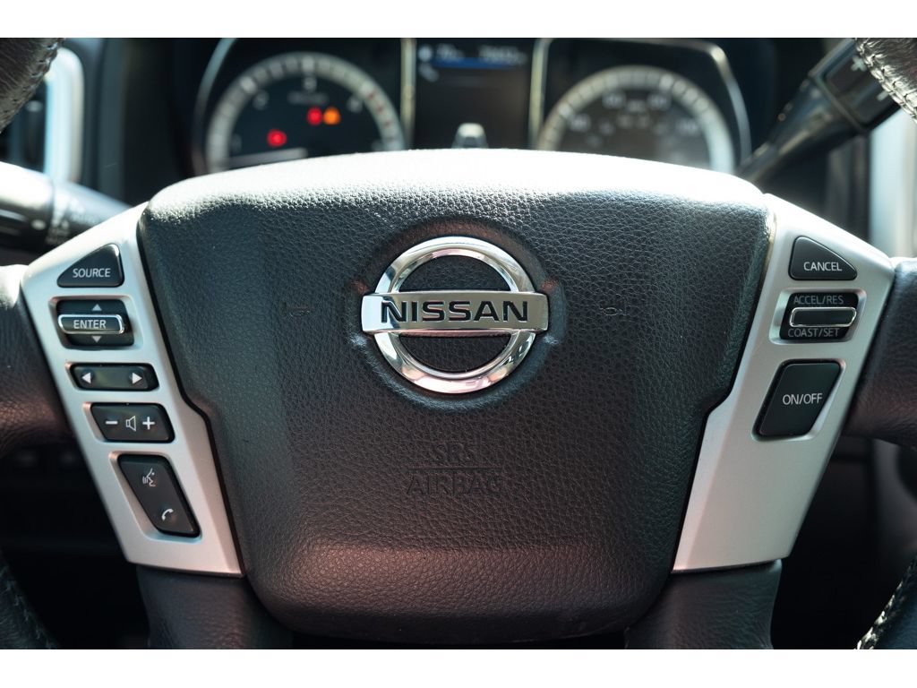 Used 2019 Nissan Titan SV w/ SV Convenience Package AWD/4WD image 17
