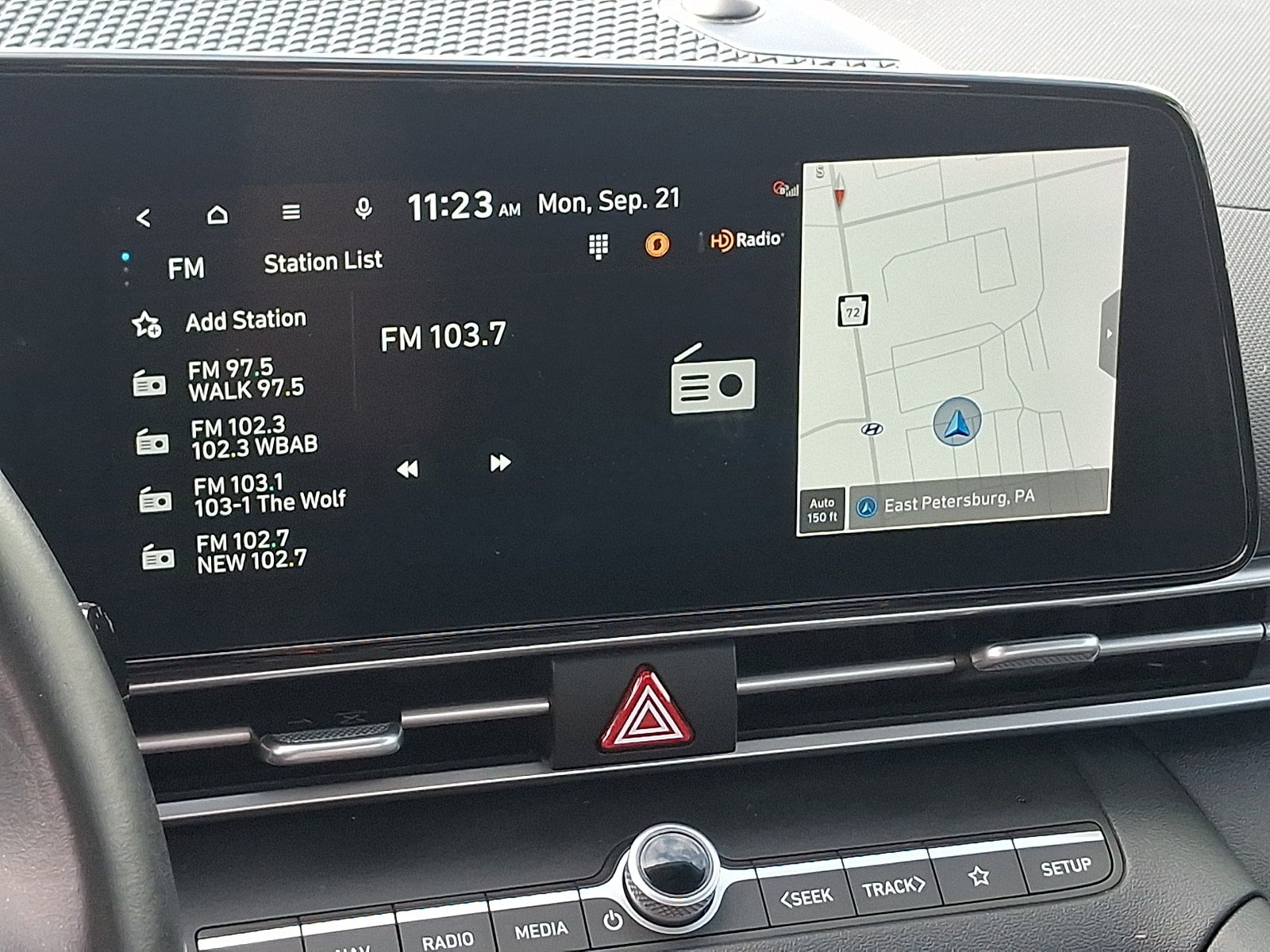 Used 2023 Hyundai Elantra SEL w/ Convenience Package FWD image 18