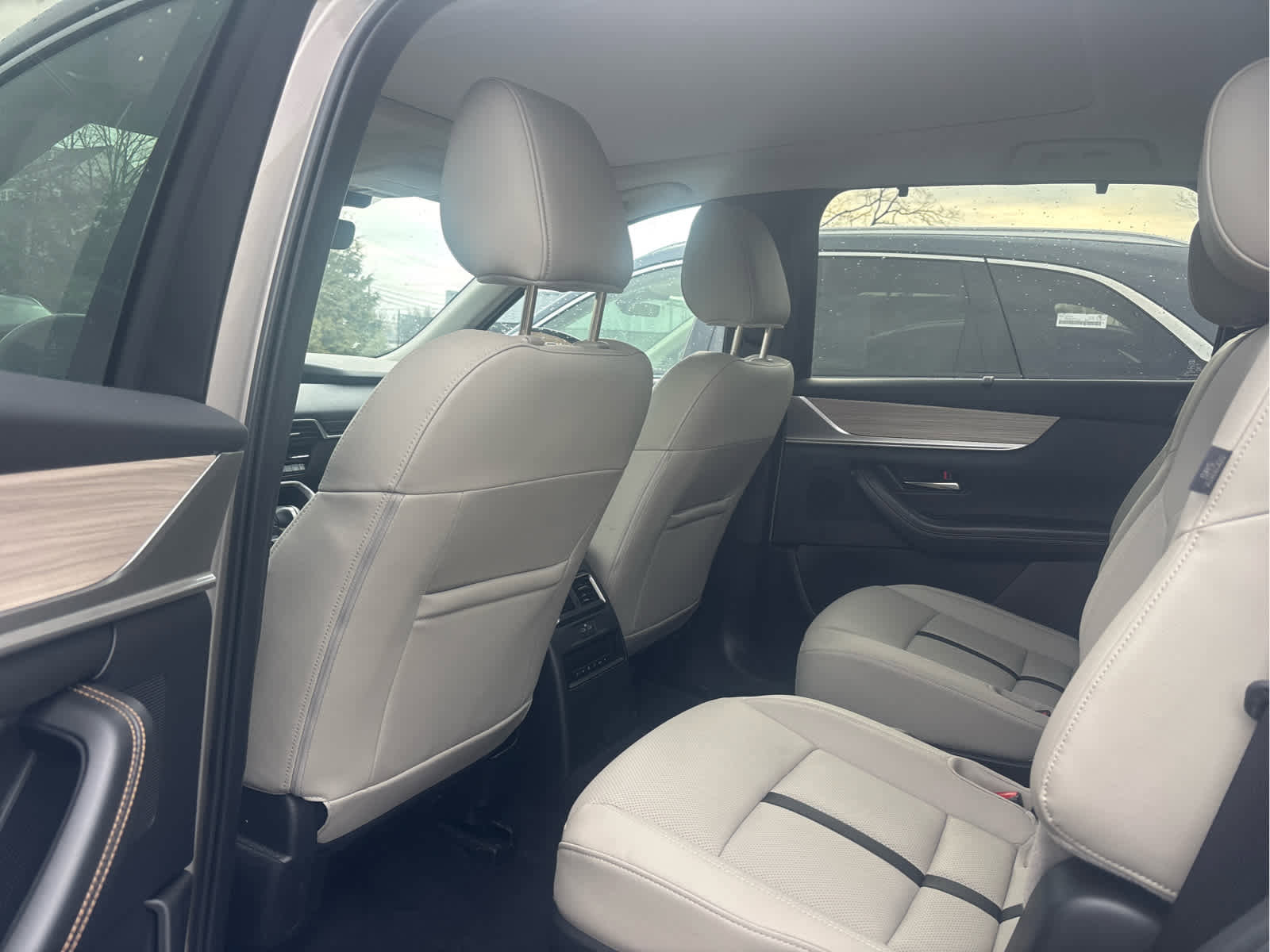 Used 2024 MAZDA CX-90 Plug-In Hybrid w/ Premium Pkg image 4