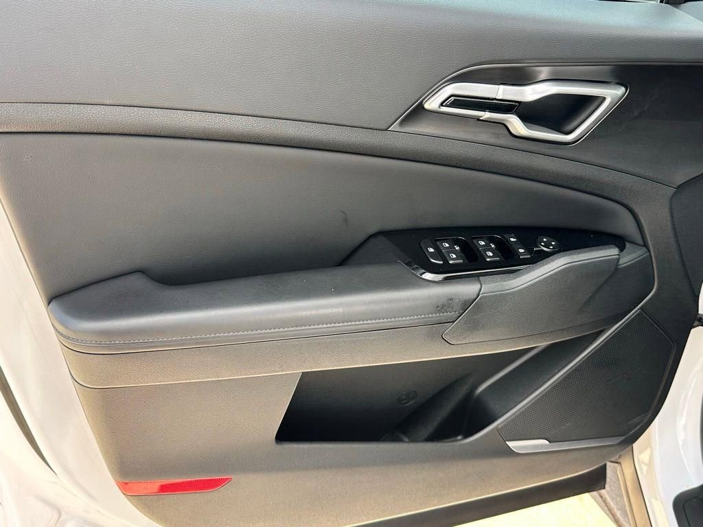 Used 2024 Kia Sportage EX image 23