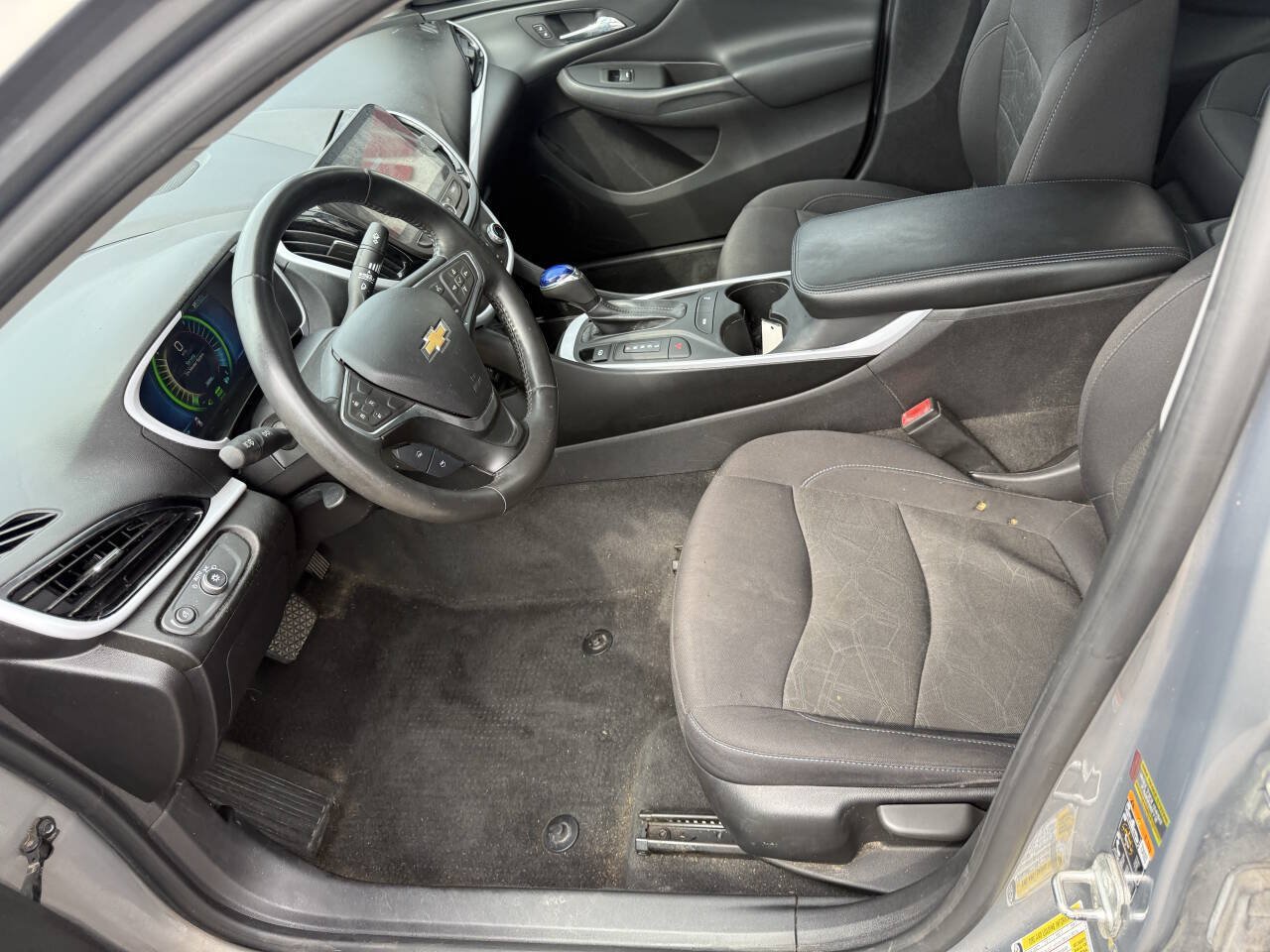 Used 2017 Chevrolet Volt LT FWD image 19