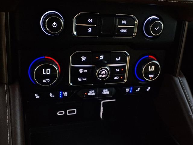 Used 2023 Chevrolet Suburban High Country image 20