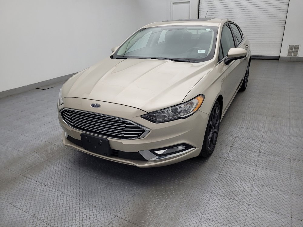Used 2018 Ford Fusion SE w/ Equipment Group 201A FWD image 15