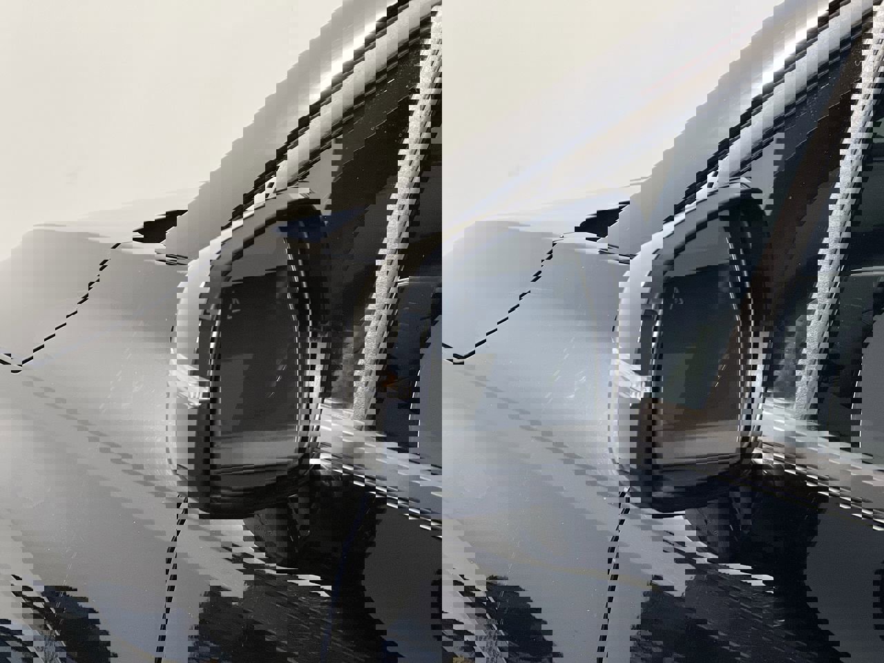 Used 2023 Kia Carnival LX image 10