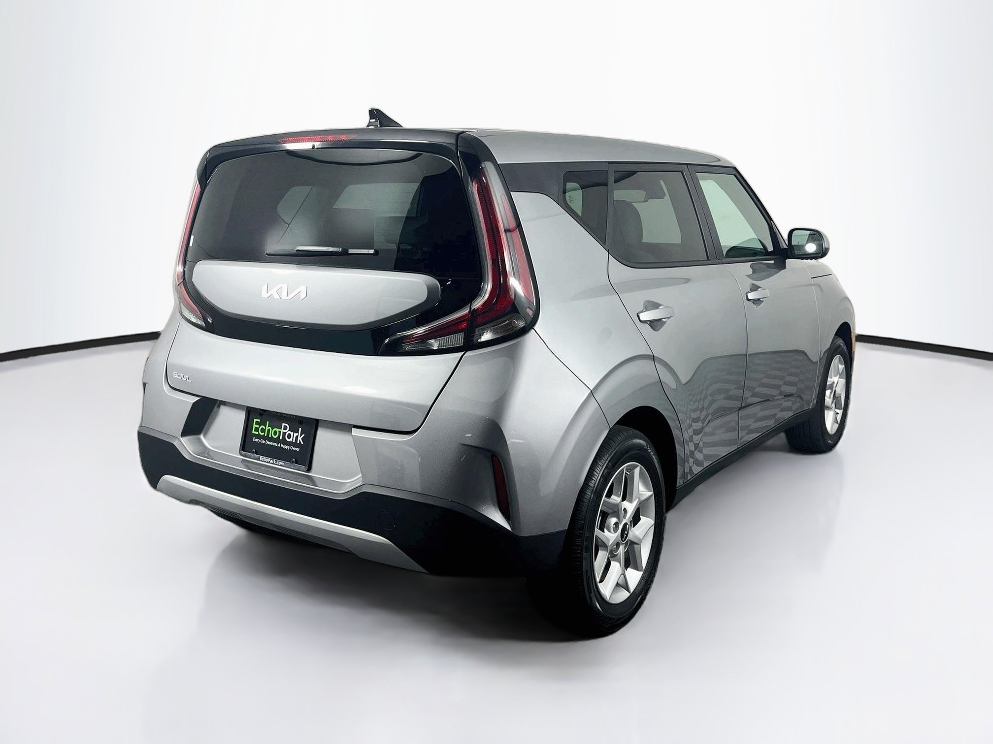 Used 2025 Kia Soul LX w/ LX Technology Package FWD image 9