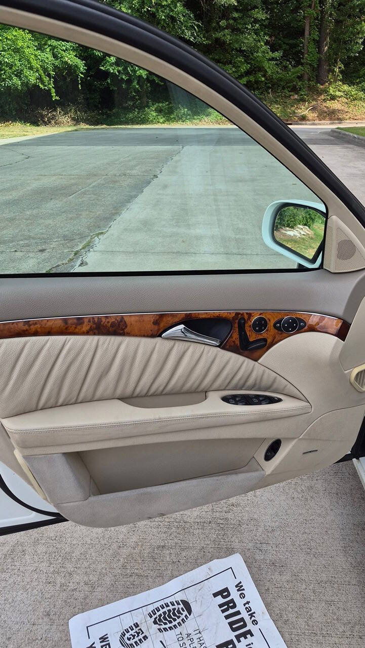 Used 2005 Mercedes-Benz E 500 Sedan image 30