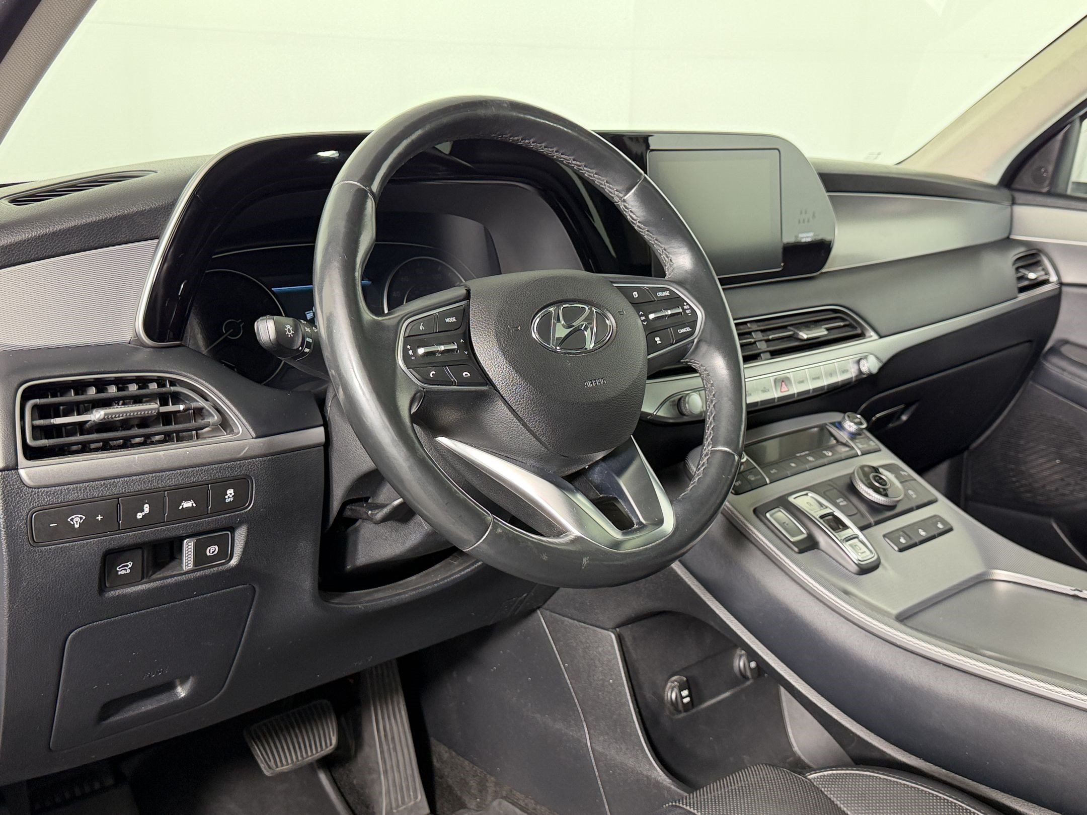Used 2020 Hyundai Palisade SEL w/ Premium Package AWD/4WD image 3
